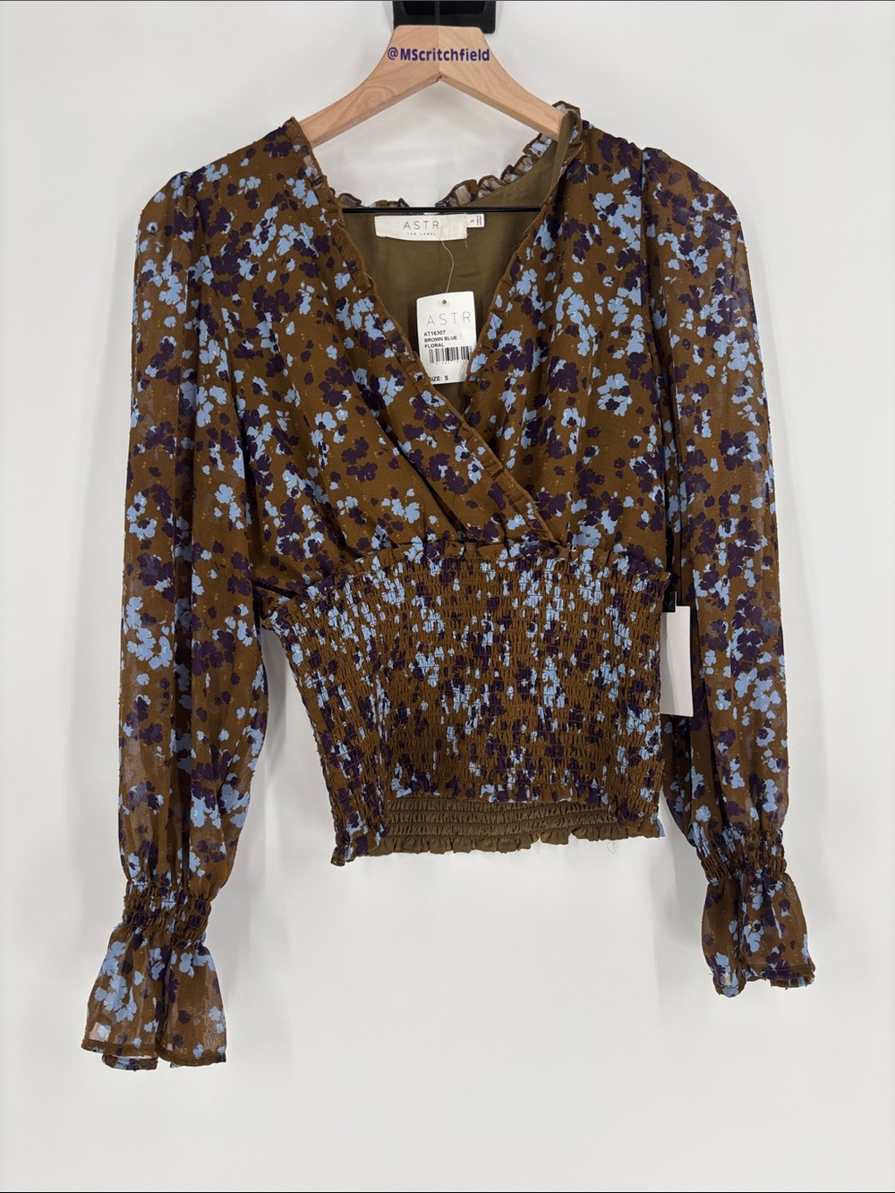 Astr The Label Smocked Waist Surplice Floral Top small new